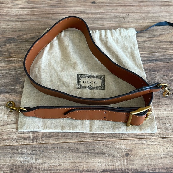 Gucci Accessories - Pre-owned GUCCI Shoulder Strap Brown Leather Ladies GUCCI